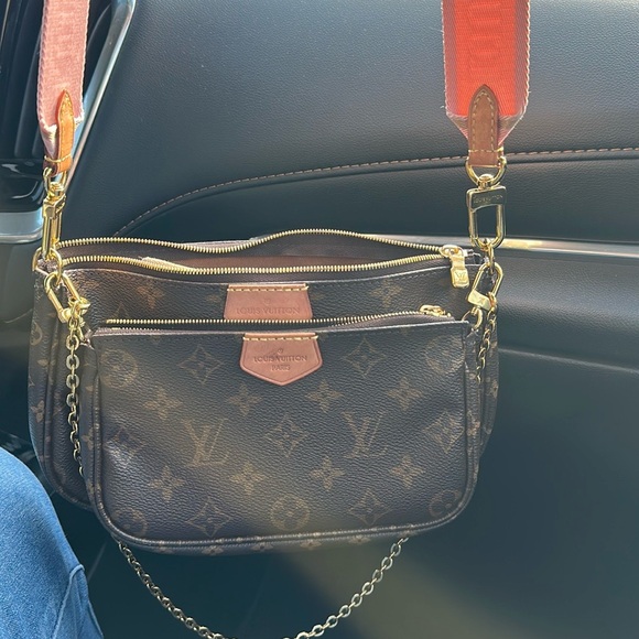 Louis Vuitton multi pochette. Monogram with pink strap - Picture 6 of 15